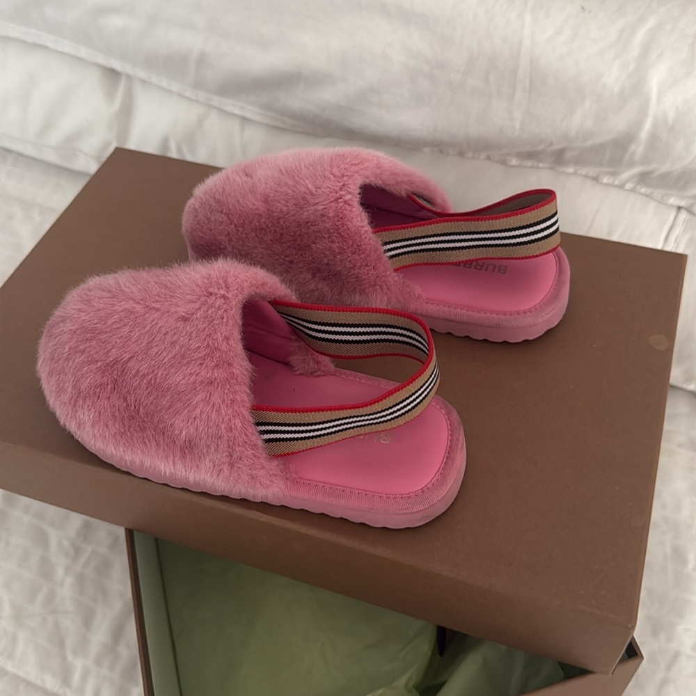 Authentic Burberry faux fur shoes